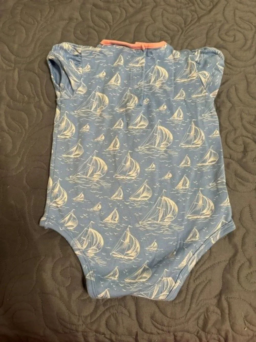 LITTLE GIRLS BEAUFORT BONNET ROMPER WITH SAILBOATS SIZE 18/24 MONTHS